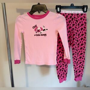 Girls Pink Two-Piece Pajama Set with Playful Puppy Graphic
